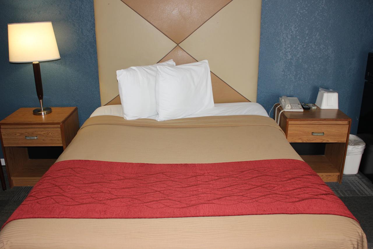 Oskaloosa Econo Lodge מראה חיצוני תמונה