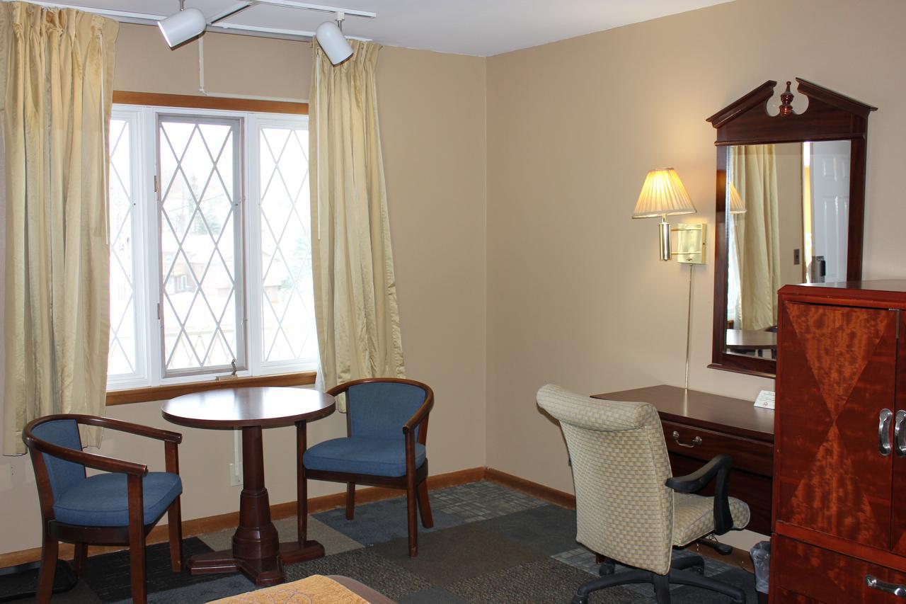 Oskaloosa Econo Lodge מראה חיצוני תמונה
