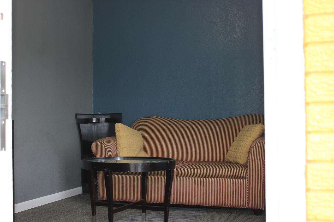 Oskaloosa Econo Lodge מראה חיצוני תמונה
