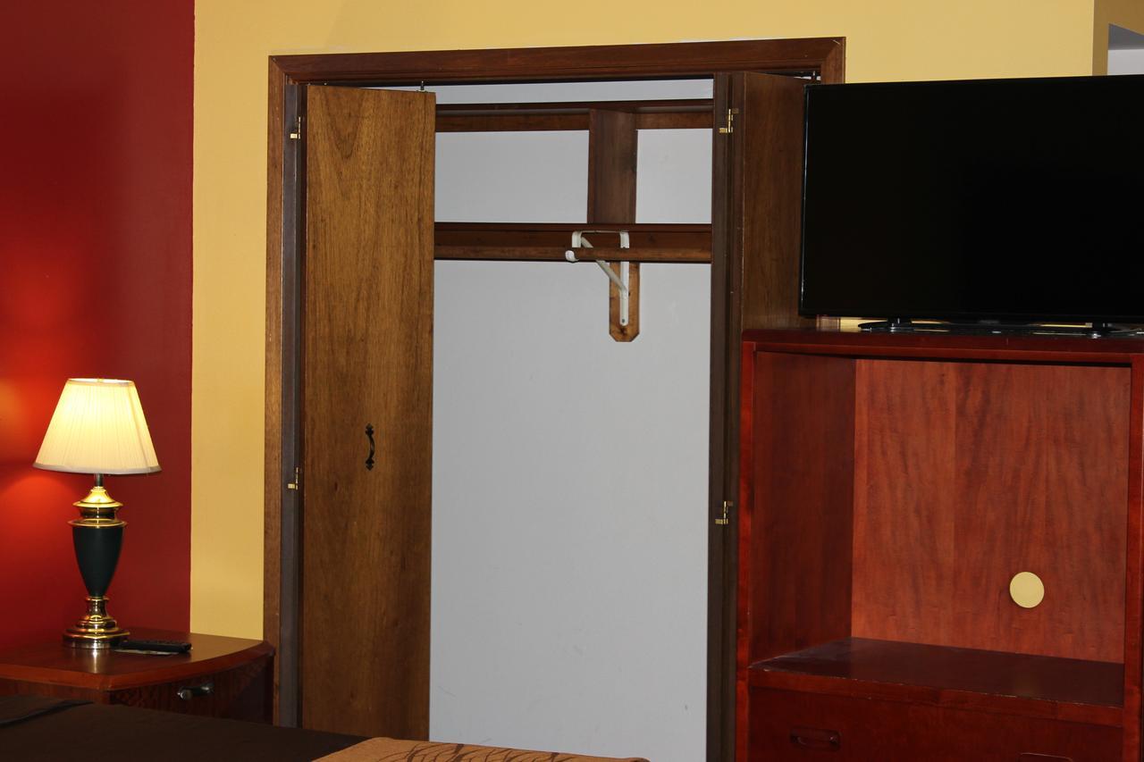 Oskaloosa Econo Lodge מראה חיצוני תמונה