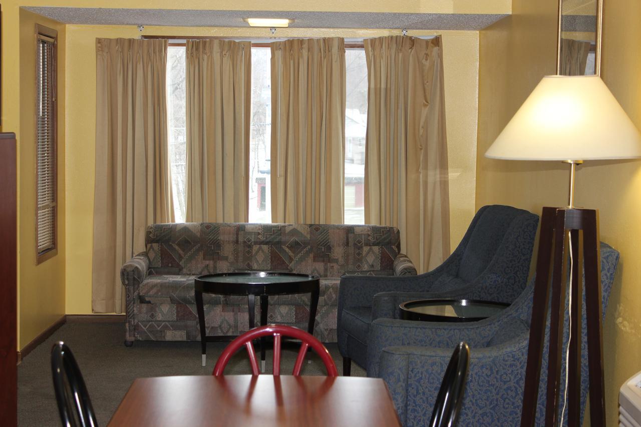 Oskaloosa Econo Lodge מראה חיצוני תמונה